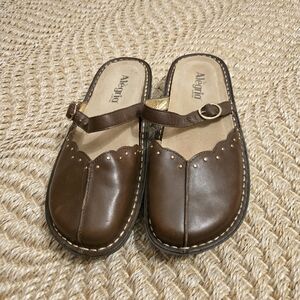 Alegria Women's Brown Leather Mules 37 TUS-604
